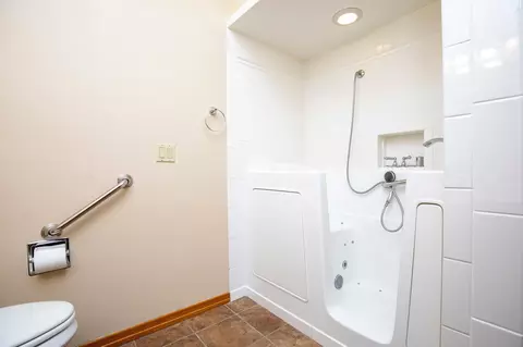 Bath - 1809 E Sylvan Ave, Appleton, WI 54915 photo 3 of 3