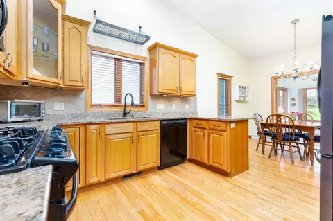Kitchen - 1809 E Sylvan Ave, Appleton, WI 54915 photo 4 of 5