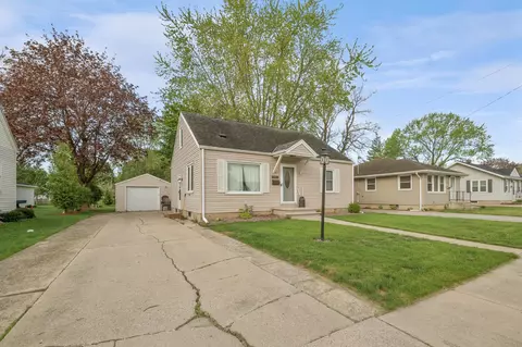 1227 Elmore St, Green Bay, WI 54303