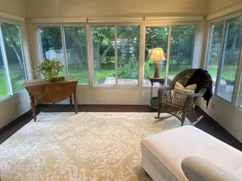 Exterior - 8 Meadowbrook Ln, Appleton, WI 54914 photo 6 of 13
