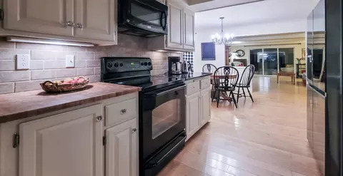 Kitchen - 8 Meadowbrook Ln, Appleton, WI 54914 photo 2 of 2