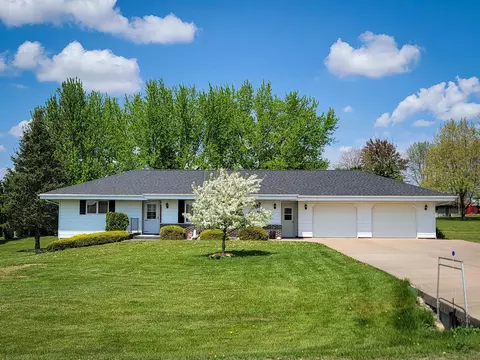 e6370 Garrity Road, Manawa, WI 54949
