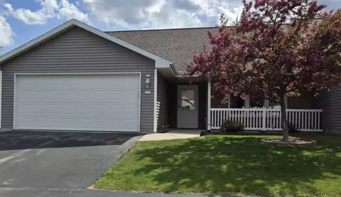 111 Stone Castle Dr, Fond Du Lac, WI 54935