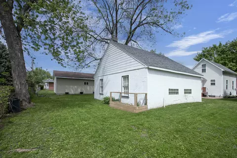 Exterior - 819 W Brewster St, Appleton, WI 54914 photo 1 of 2