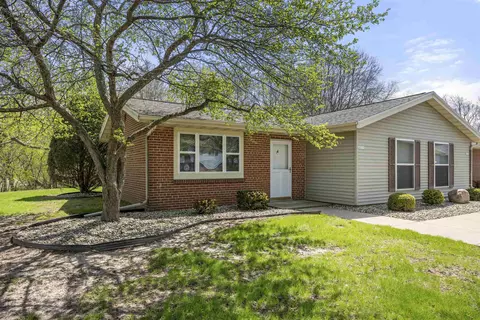 925 S West Ct UNIT A, Appleton, WI 54915 photo 2