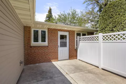 925 S West Ct UNIT A, Appleton, WI 54915 photo 17