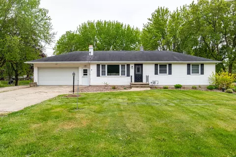 2945 Winnegamie Dr, Appleton, WI 54914