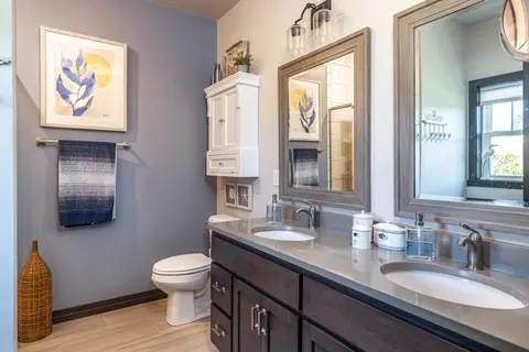 Bath - 1056 W Cecilia Ct, Appleton, WI 54913 photo 1 of 3