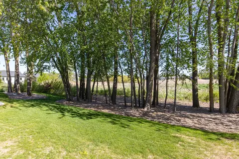 Exterior - 1056 W Cecilia Ct, Appleton, WI 54913 photo 5 of 6