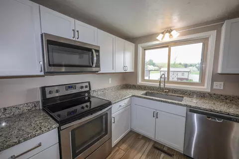 970 E Robin Ln, Shawano, WI 54166 photo 4