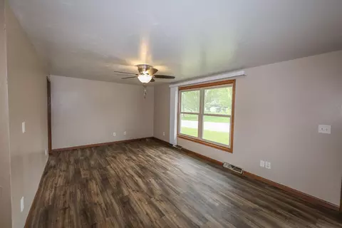 970 E Robin Ln, Shawano, WI 54166 photo 2
