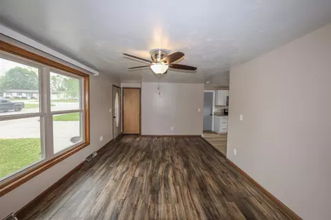970 E Robin Ln, Shawano, WI 54166 photo 3