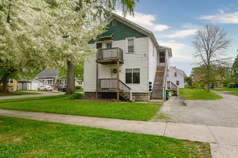 876 Elmore St, Green Bay, WI 54303