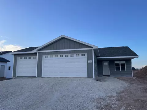 2022 White Dove Ln, Kaukauna, WI 54130