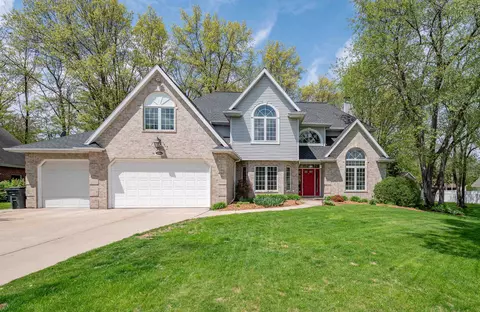1516 Bradbury Ct, Green Bay, WI 54313