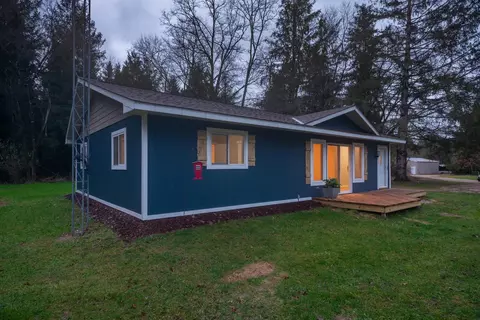 n3725 County Road Ee, Redgranite, WI 54970