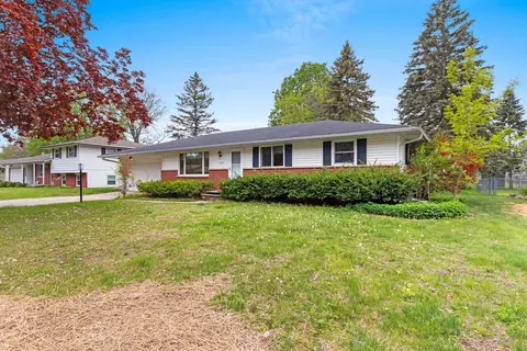 1315 April Ln, Green Bay, WI 54304
