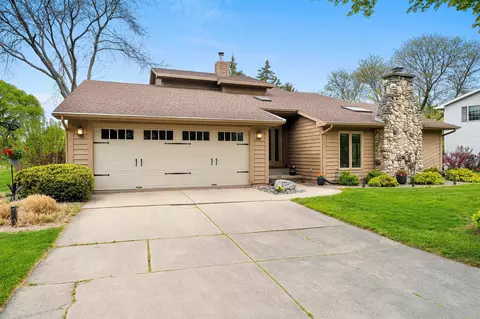 717 Eau Claire Pl, De Pere, WI 54115