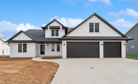 W5853 Roundstone Place, Menasha, WI 54952