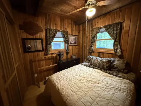 Bedroom - w10412 Island Lake Lane, Gresham, WI 54128 photo 6 of 7