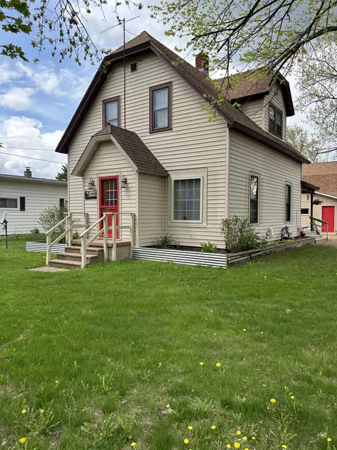 307 E Washington St, Crandon, WI 54520