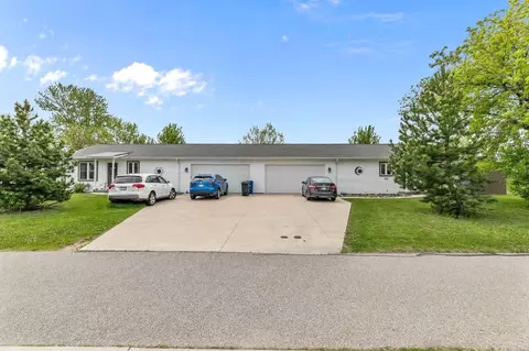 701 E Shady Ln, Neenah, WI 54956