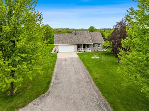 n3270 Wisconsin 76, Hortonville, WI 54944