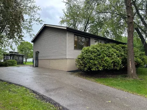 1208 E Layton Ave, Appleton, WI 54915 photo 3