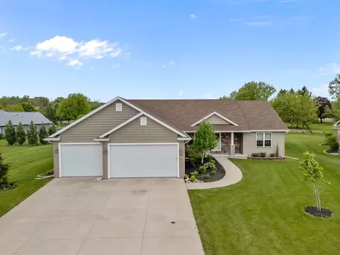 Exterior - 4816 W Corsican Pine Dr, Appleton, WI 54913 photo 1 of 6