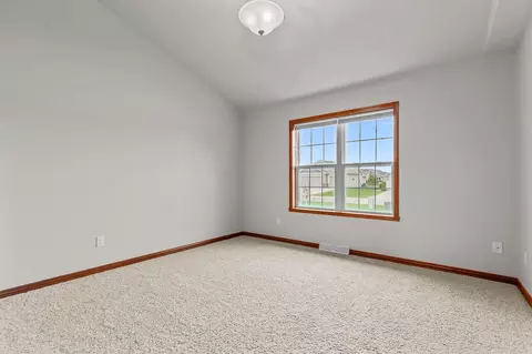 Bedroom - 4816 W Corsican Pine Dr, Appleton, WI 54913 photo 2 of 4
