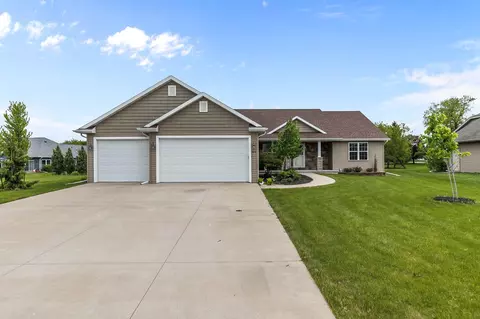 4816 W Corsican Pine Dr, Appleton, WI 54913