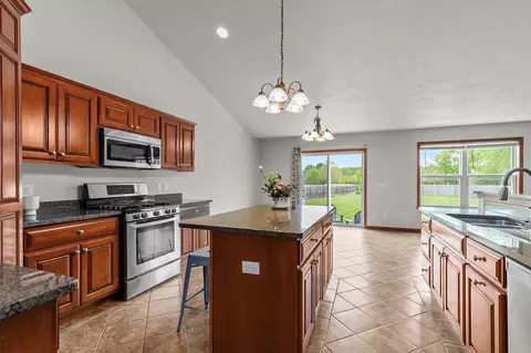 Kitchen - 4816 W Corsican Pine Dr, Appleton, WI 54913 photo 4 of 4