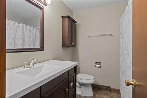 Bath - 3512 Crestview Dr, Appleton, WI 54915 photo 1 of 2