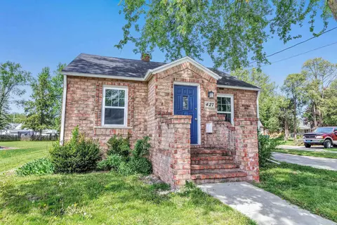 427 Robbins St, Seymour, WI 54165
