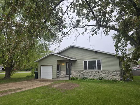 461 E Green Meadow Dr, Wautoma, WI 54982