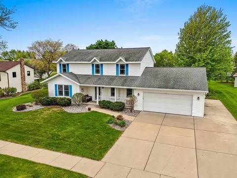 1113 Trailwood Dr, De Pere, WI 54115