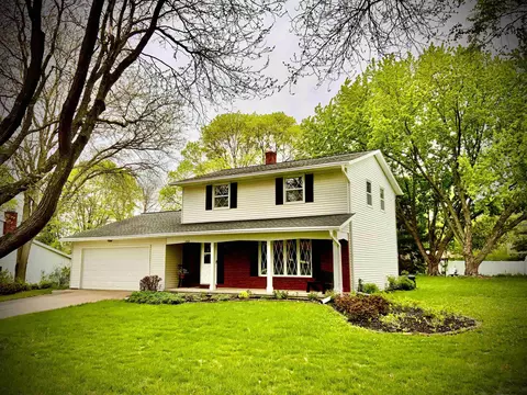 468 Stella Vista Dr, Green Bay, WI 54302