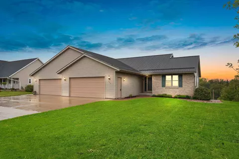 280 Highland St, Wrightstown, WI 54180