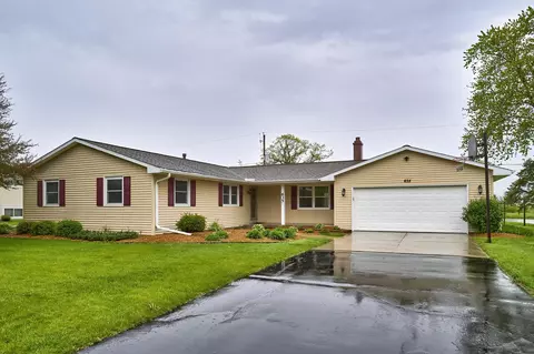 635 Johnson St, Pulaski, WI 54162
