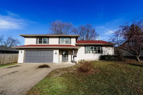 709 Lakecrest Dr, Menasha, WI 54952