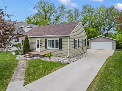 1215 Hastings St, Green Bay, WI 54301