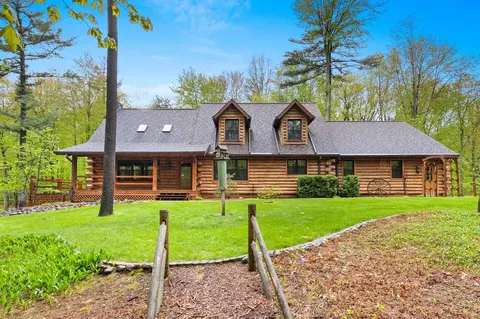 3068 Hidden Forest Ct, Green Bay, WI 54313