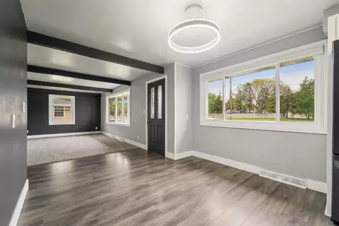 Living - 1523 N Lynndale Dr, Appleton, WI 54914 photo 3 of 3