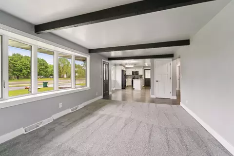 Living - 1523 N Lynndale Dr, Appleton, WI 54914 photo 2 of 3