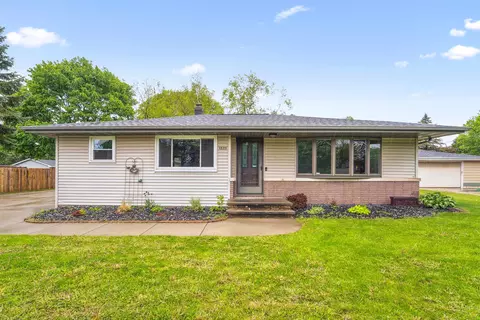 1523 N Lynndale Dr, Appleton, WI 54914