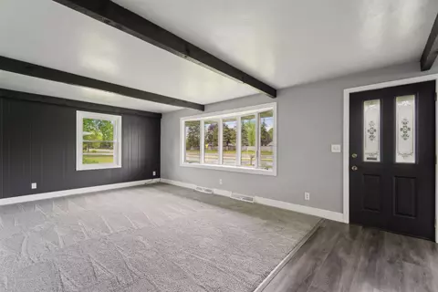 Living - 1523 N Lynndale Dr, Appleton, WI 54914 photo 1 of 3