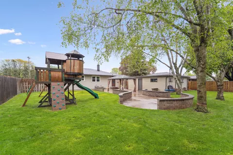 Exterior - 1523 N Lynndale Dr, Appleton, WI 54914 photo 6 of 6