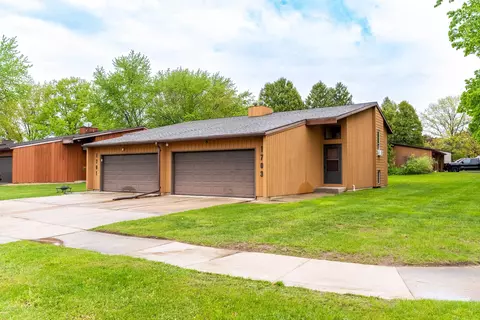1701 St Agnes Dr, Green Bay, WI 54304