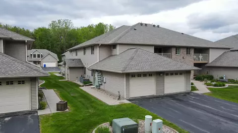4715 N Newcastle Ln #A, Appleton, WI 54913