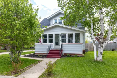 805 W 9th Ave, Oshkosh, WI 54902